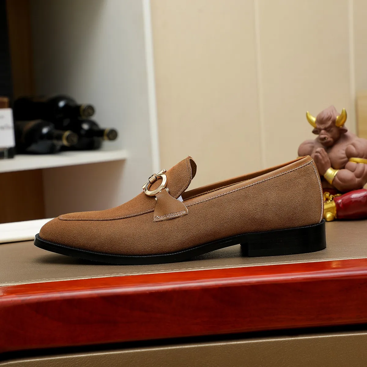 Men's shoes💰420🔥Ferragamo new men's formal shoes🇨🇳Official website original 1:1 mold opening, original quality💯Fine workmanship, high-end luxury shoes☘ The surface is made of imported Italian first-layer cowhide🌴🐑Leather lining🍓Rubber wear-resistant and non-slip outsole, breathable and comfortable to wear🍍The first choice for high-grade men, size 39-45 (38.46. Can be customized)